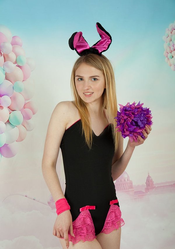 Виктория, 22